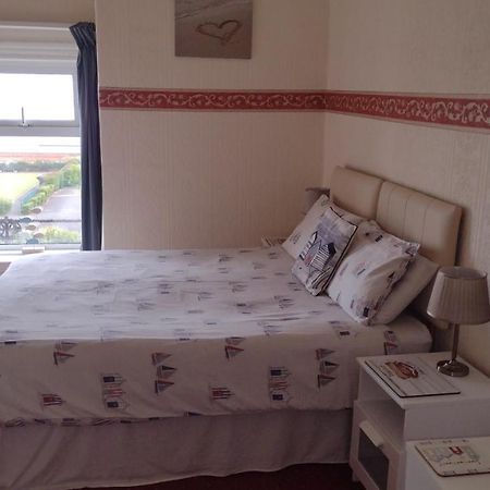 The Kathrene Second Floor Sea View Apartman Fleetwood Kültér fotó